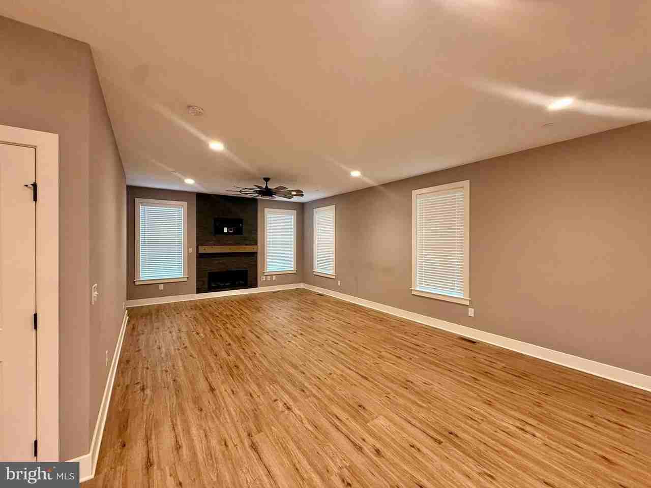 1921 Montevideo Rd - Photo 6 of 48