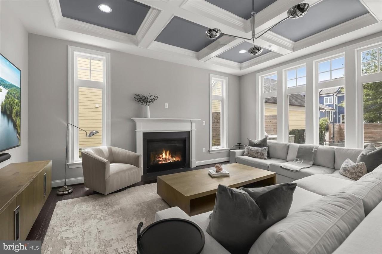 11613 Paca St - Photo 6 of 30