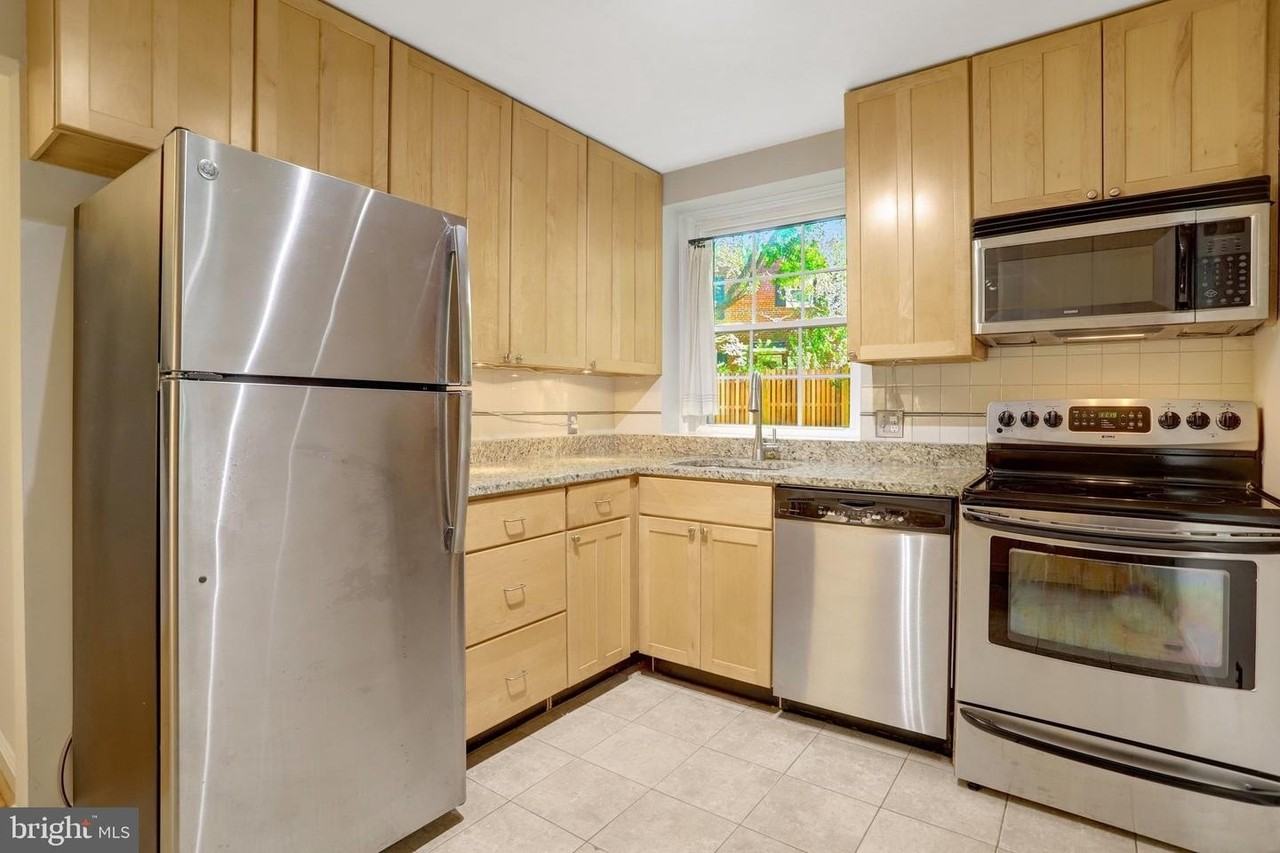 4810 29th St S - Photo 2 of 39