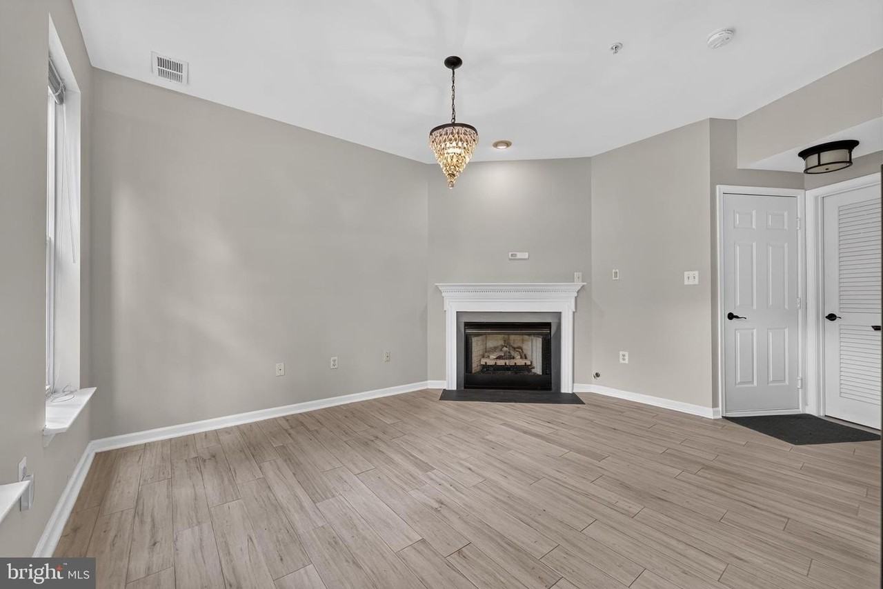 932 Harrison Cir - Photo 2 of 24