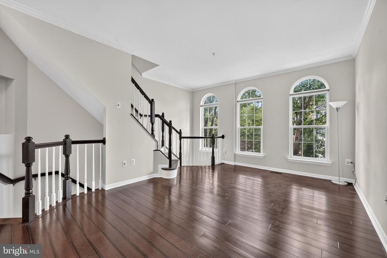 932 Harrison Cir - Photo 6 of 24