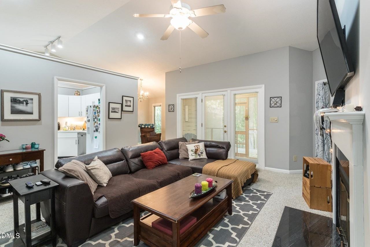 8043 Grey Oak Dr - Photo 4 of 11