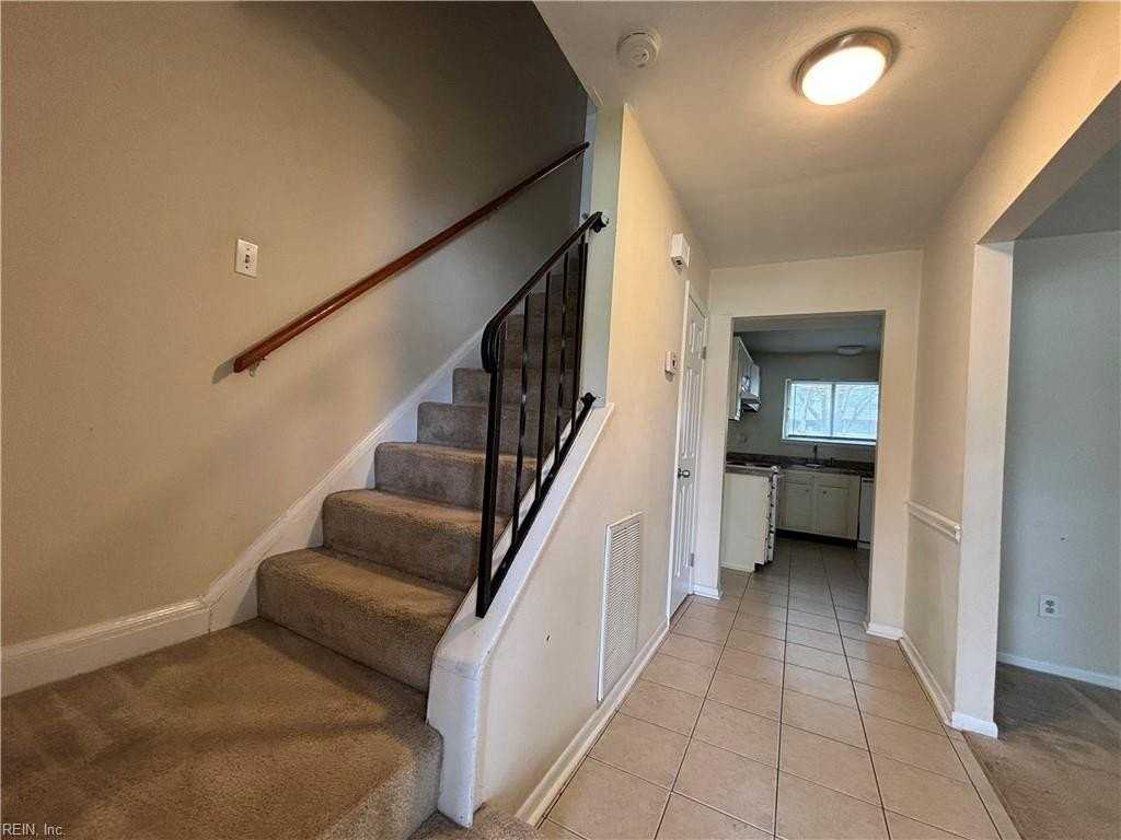 441 Woodlake Rd - Photo 2 of 27