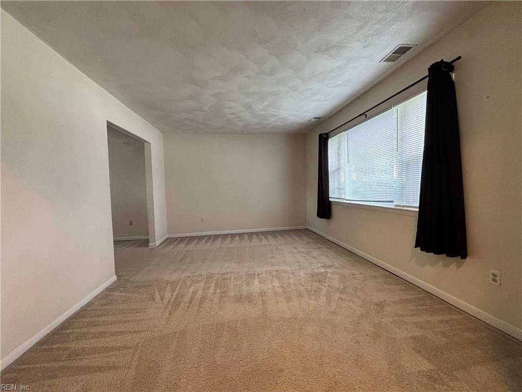 441 Woodlake Rd - Photo 3 of 27