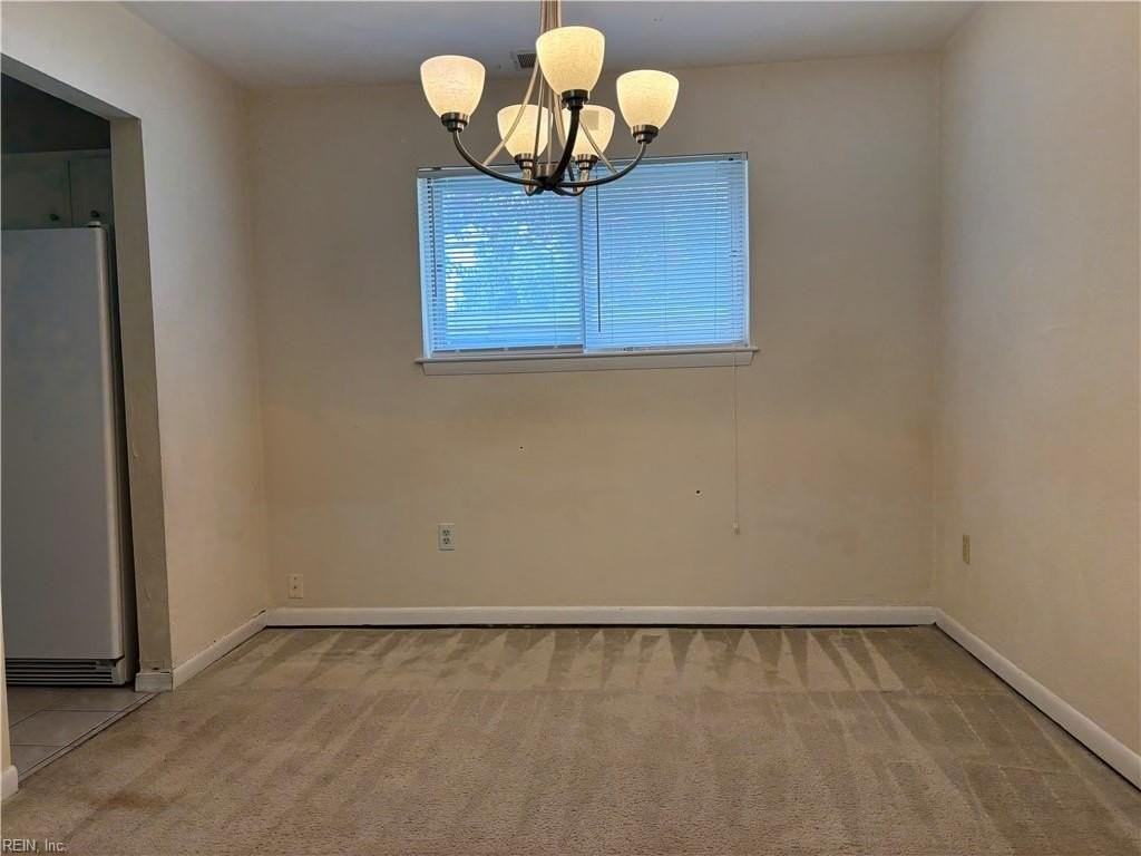 441 Woodlake Rd - Photo 5 of 27