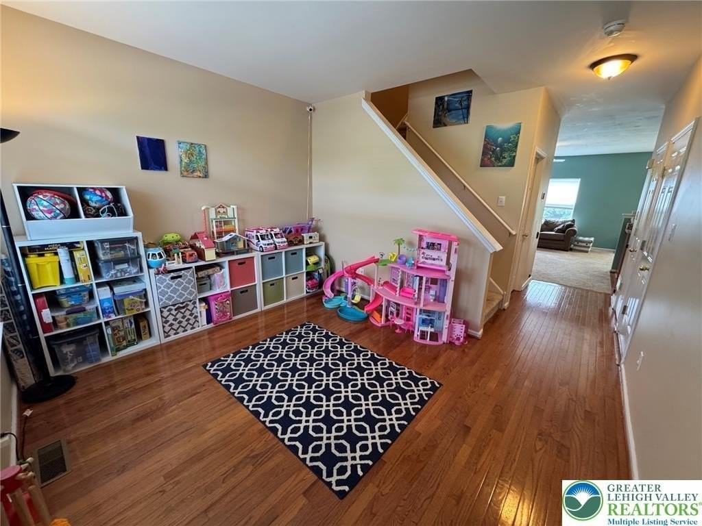 1081 Tudor Dr - Photo 3 of 41
