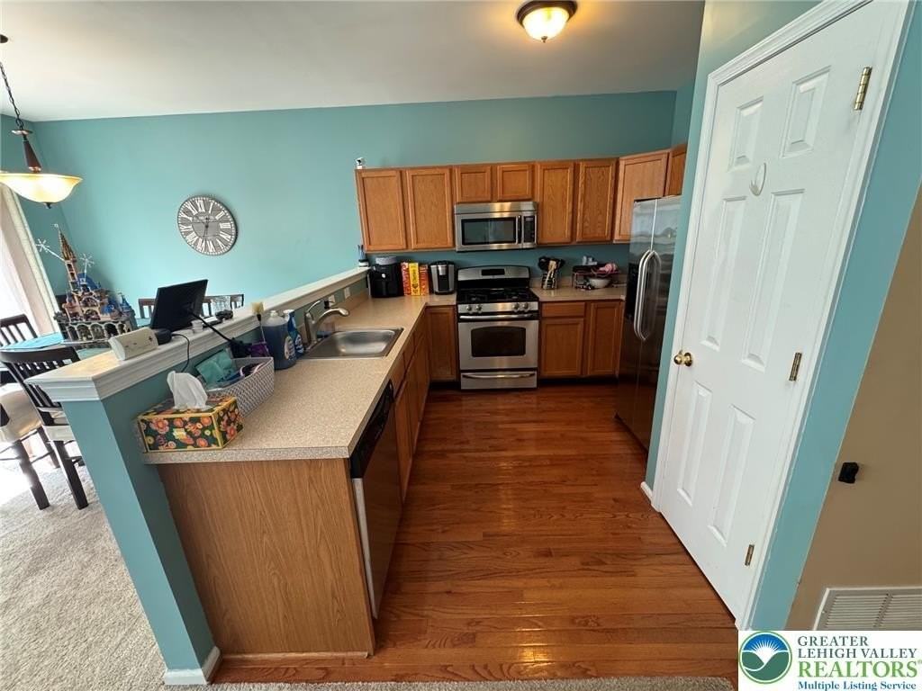 1081 Tudor Dr - Photo 7 of 41
