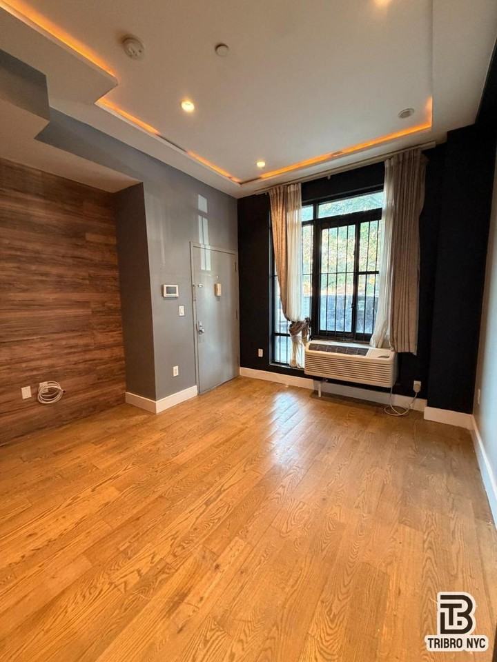 79 Suydam St - Photo 3 of 10