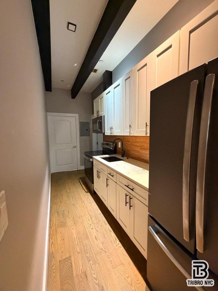 79 Suydam St - Photo 4 of 10