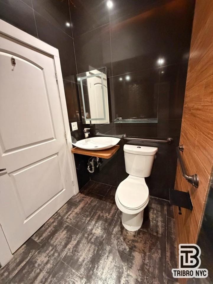 79 Suydam St - Photo 6 of 10
