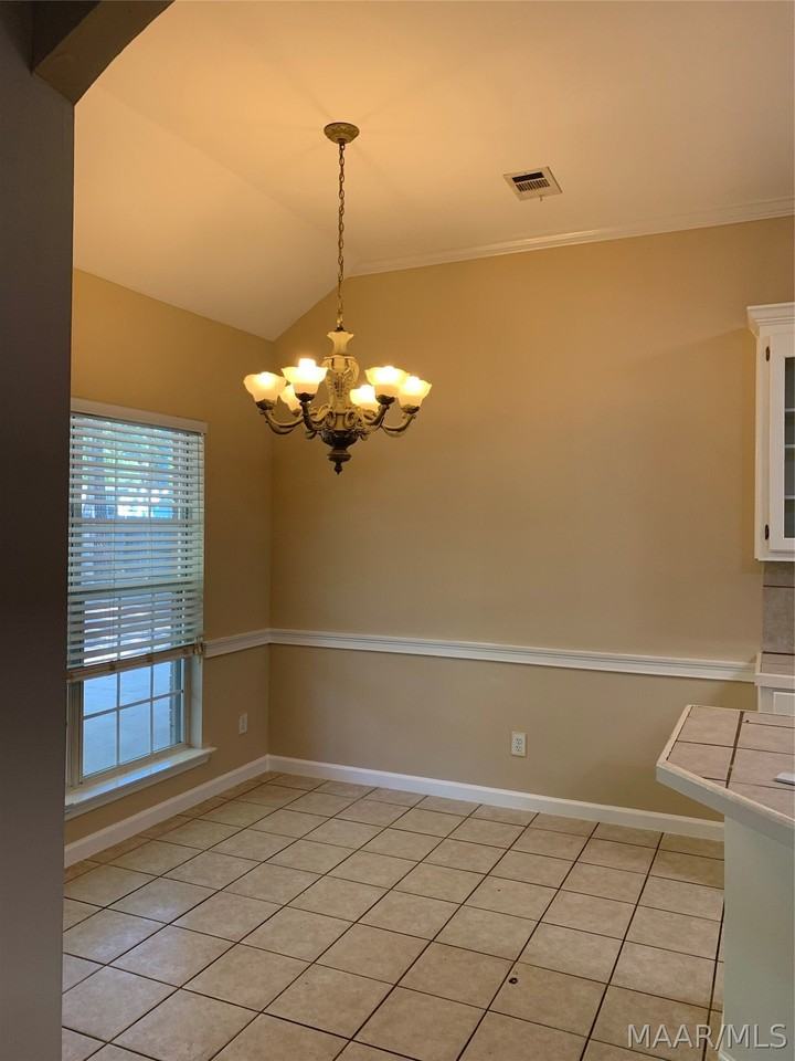 131 Live Oaks Dr - Photo 6 of 18