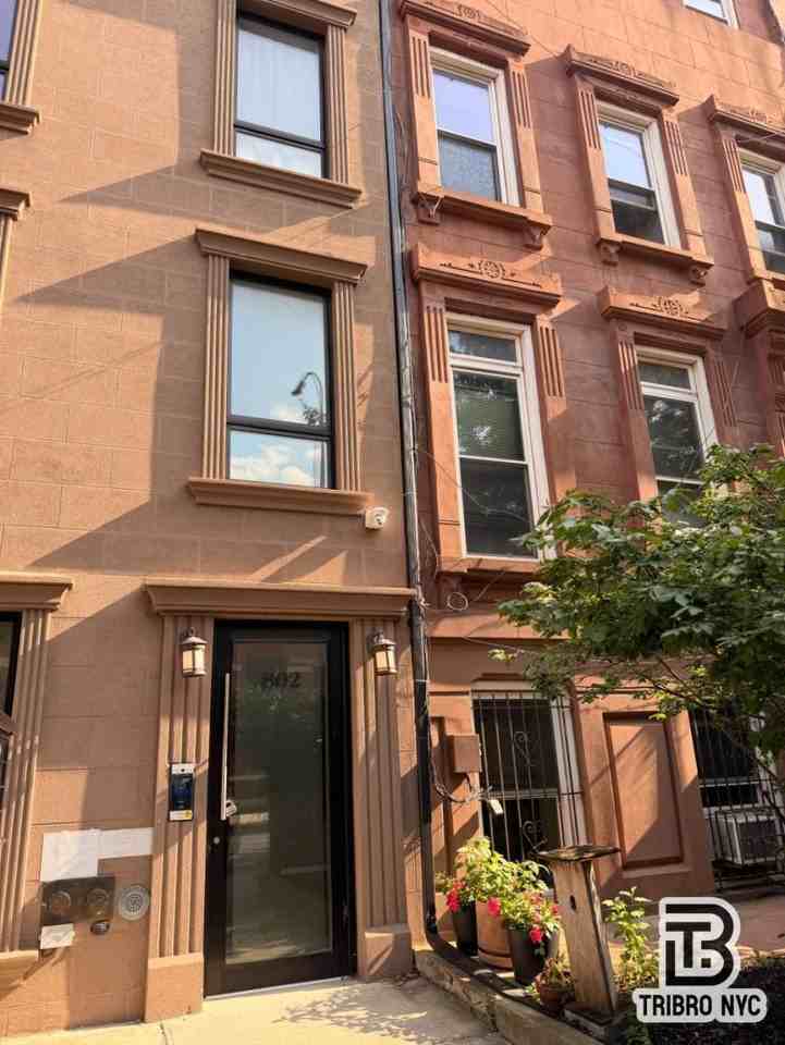 802 Lafayette Ave - Photo 2 of 6