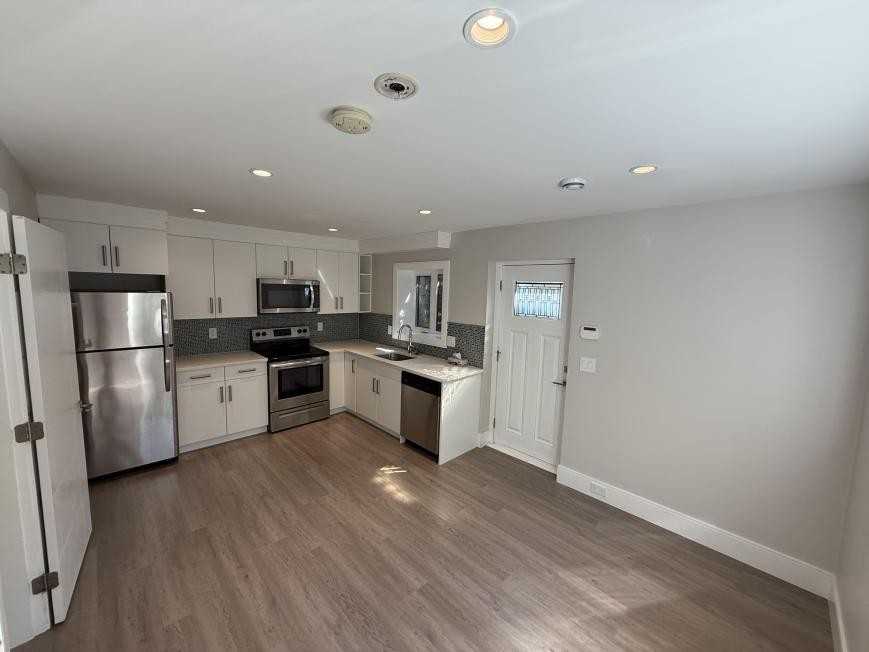 3842 Emerald Dr