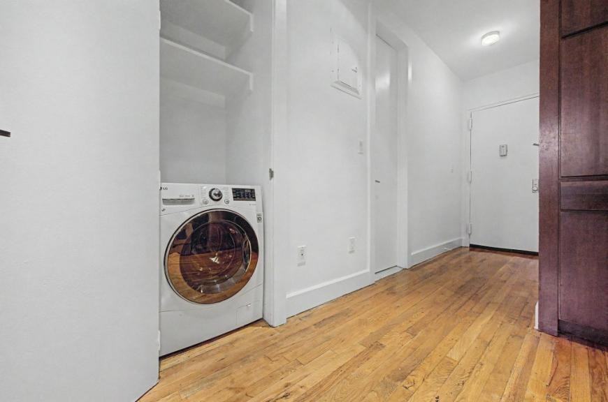 156 Prince St - Photo 7 of 9