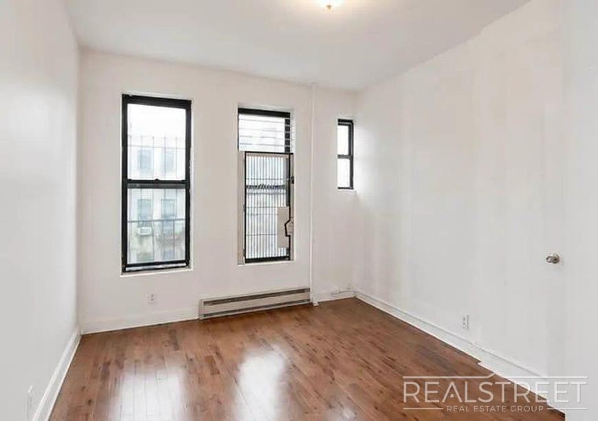 311 Troutman St - Photo 4 of 9