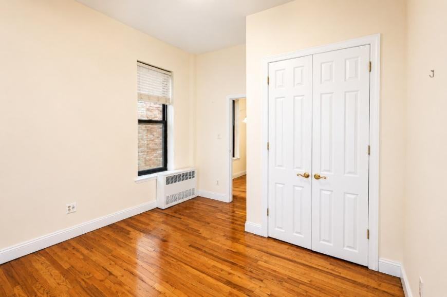 76 W 85th St - Photo 3 of 7