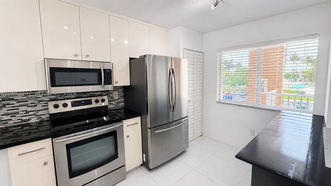 9560 Weldon Cir #J308 - Photo 7 of 15
