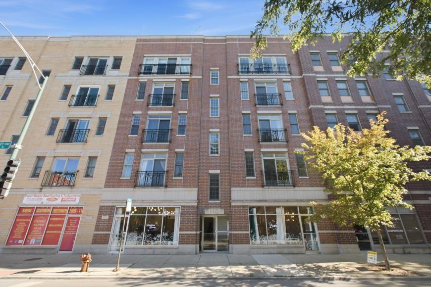 1915 W Diversey Pkwy