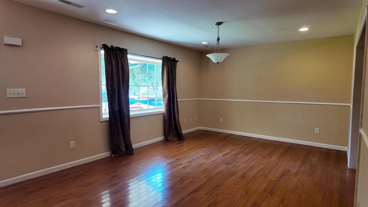 463 Old Moncks Corner Road - Photo 4 of 14