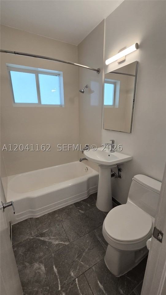 9270 E Bay Harbor Dr #11B - Photo 6 of 8