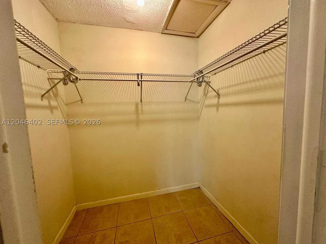 809 Ne 199th St #206-7 - Photo 2 of 16