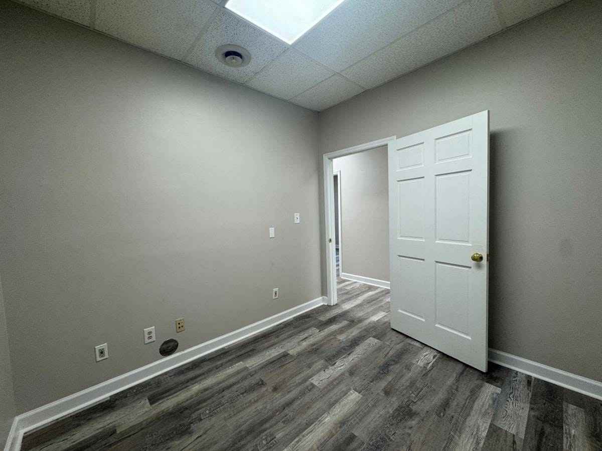 1919 Boulevard Street, Unit E - Photo 5 of 14