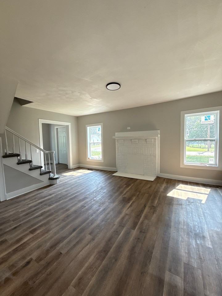 331 Eastland Ave #1 - Photo 3 of 3