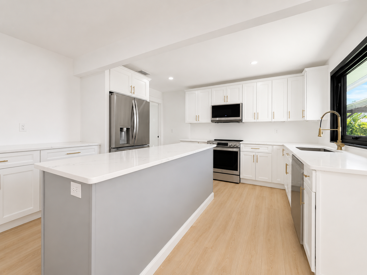 5419 4th St #1 - Photo 3 of 24
