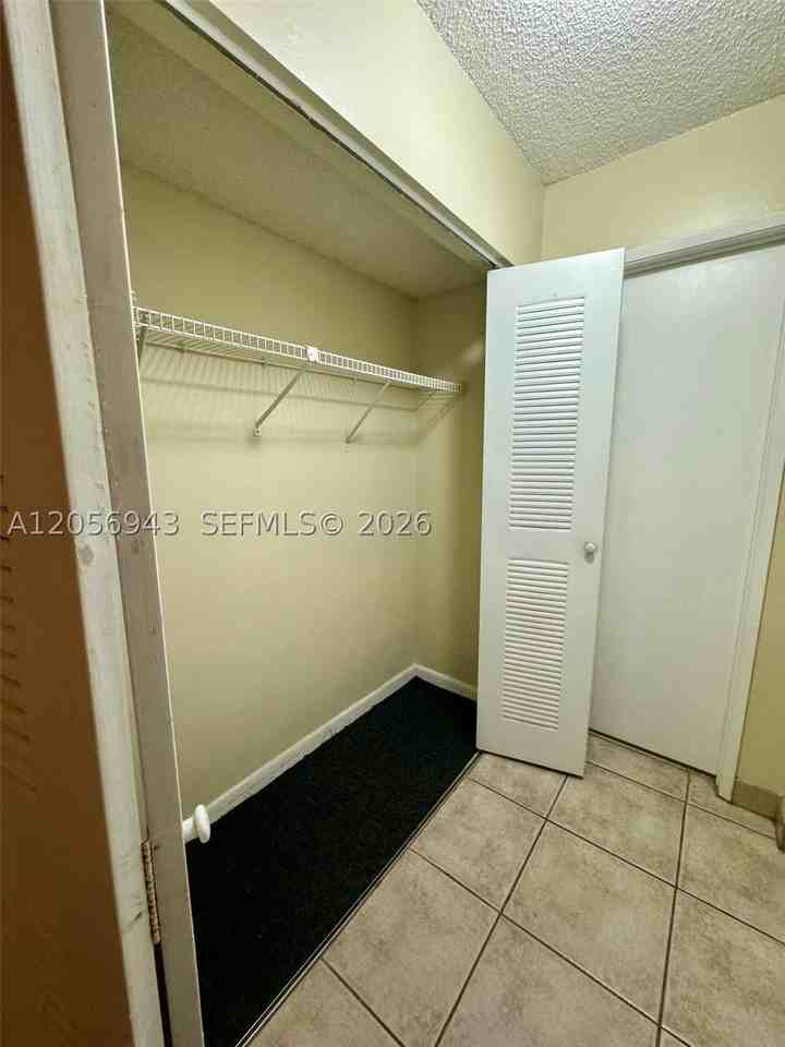 9945 Nob Hill Ct #9945 - Photo 5 of 22