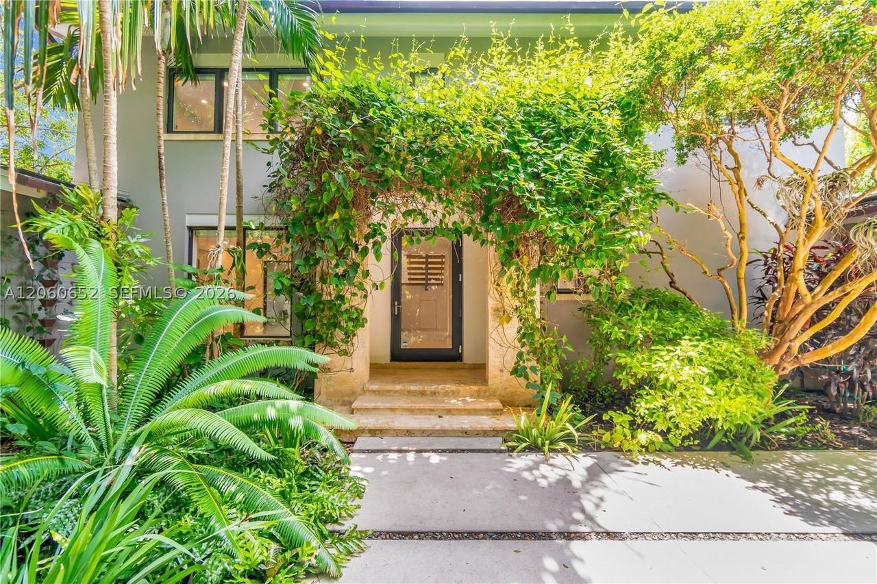 6840 Sunrise Pl - Photo 3 of 50