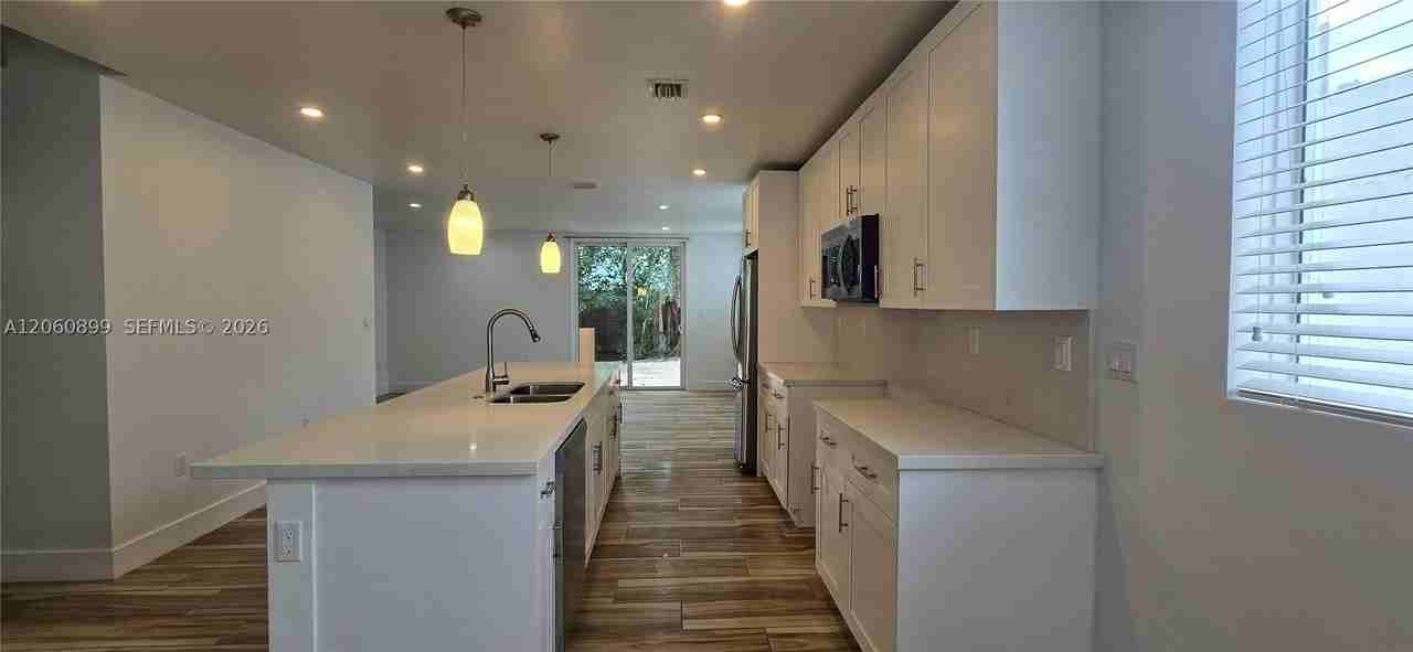 3675 Thomas Ave #3675 - Photo 2 of 32