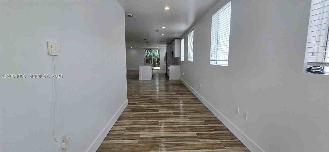 3675 Thomas Ave #3675 - Photo 4 of 32