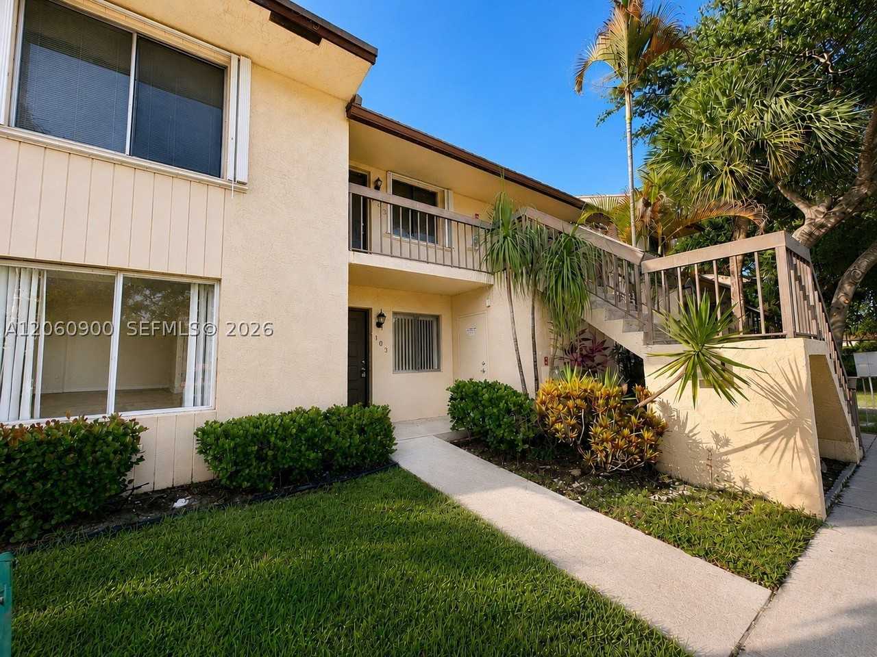 6585 Somerset Dr #103