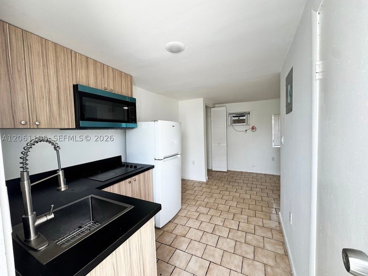 856 Sw 6th St #105 - Photo 2 of 6