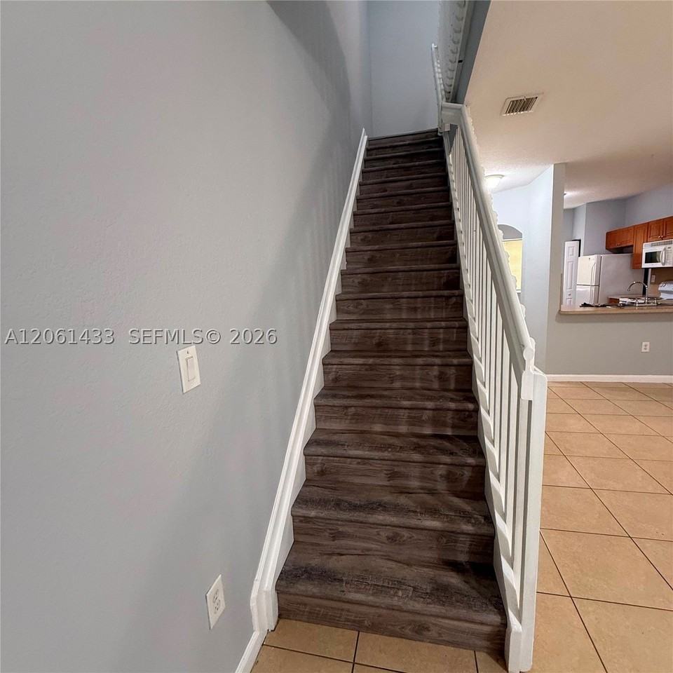 8811 S Isles Cir #8811 - Photo 5 of 17