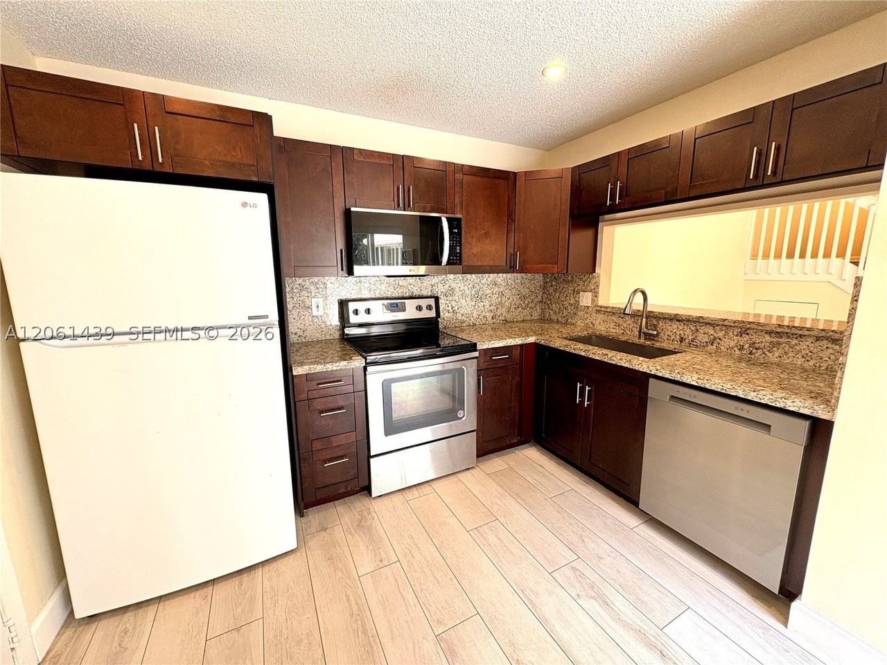 11196 Long Boat Dr - Photo 7 of 27