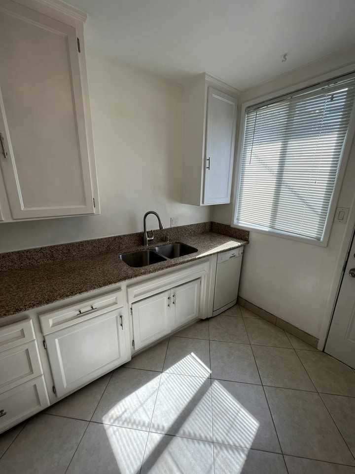 7400 Midfield Avenue - Photo 2 of 11