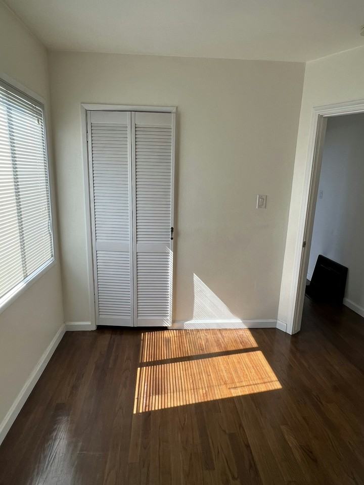 7400 Midfield Avenue - Photo 6 of 11