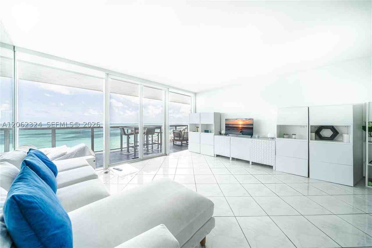 6301 Collins Ave #2802 - Photo 5 of 27