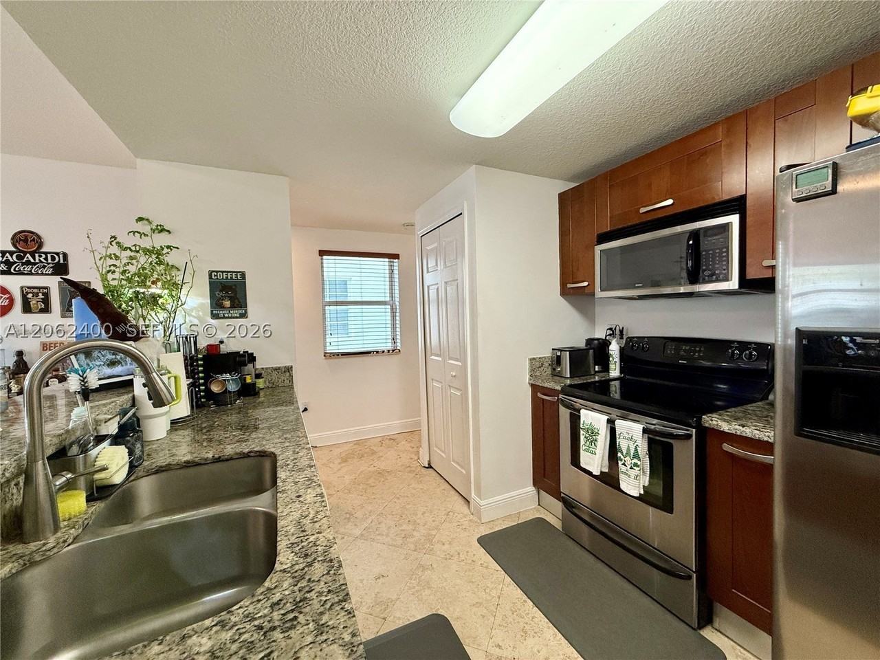 1033 Sw 9th Ct #M2 - Photo 5 of 23