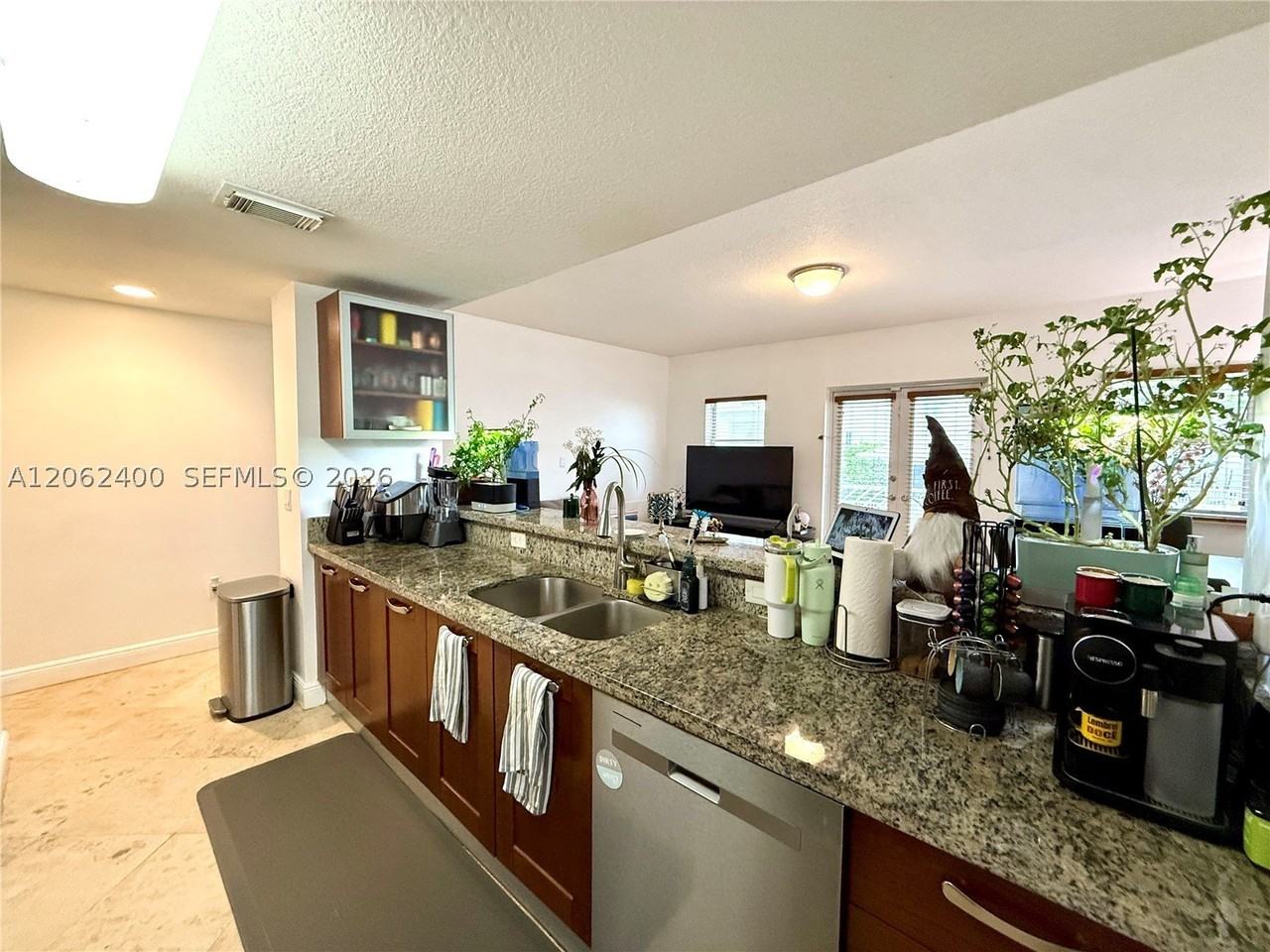 1033 Sw 9th Ct #M2 - Photo 6 of 23