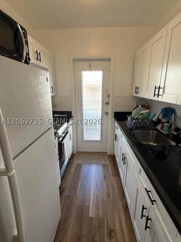 655 Meridian Ave #8 - Photo 4 of 7