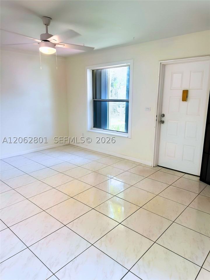 672 Ne 130th St #672 - Photo 2 of 17