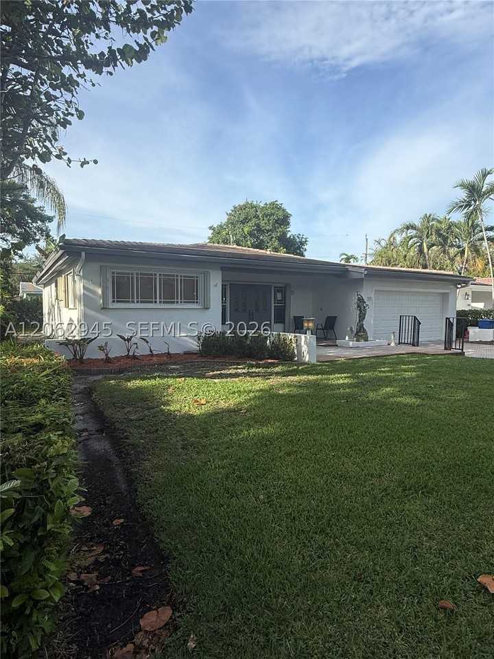 1532 Trillo Ave - Photo 2 of 16