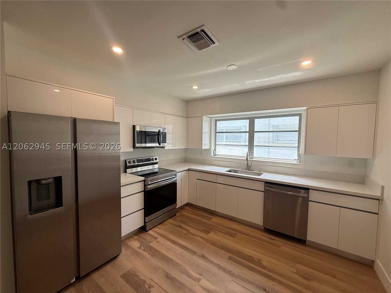 1532 Trillo Ave - Photo 4 of 16