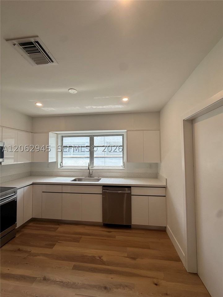 1532 Trillo Ave - Photo 5 of 16