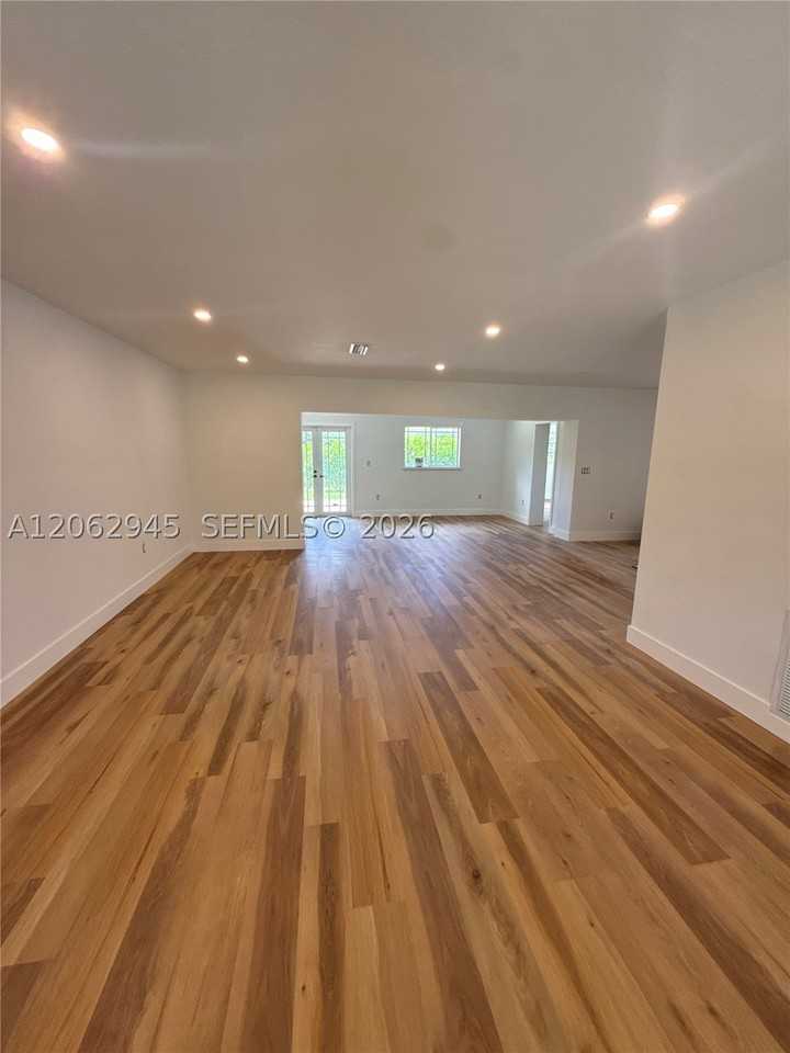 1532 Trillo Ave - Photo 7 of 16