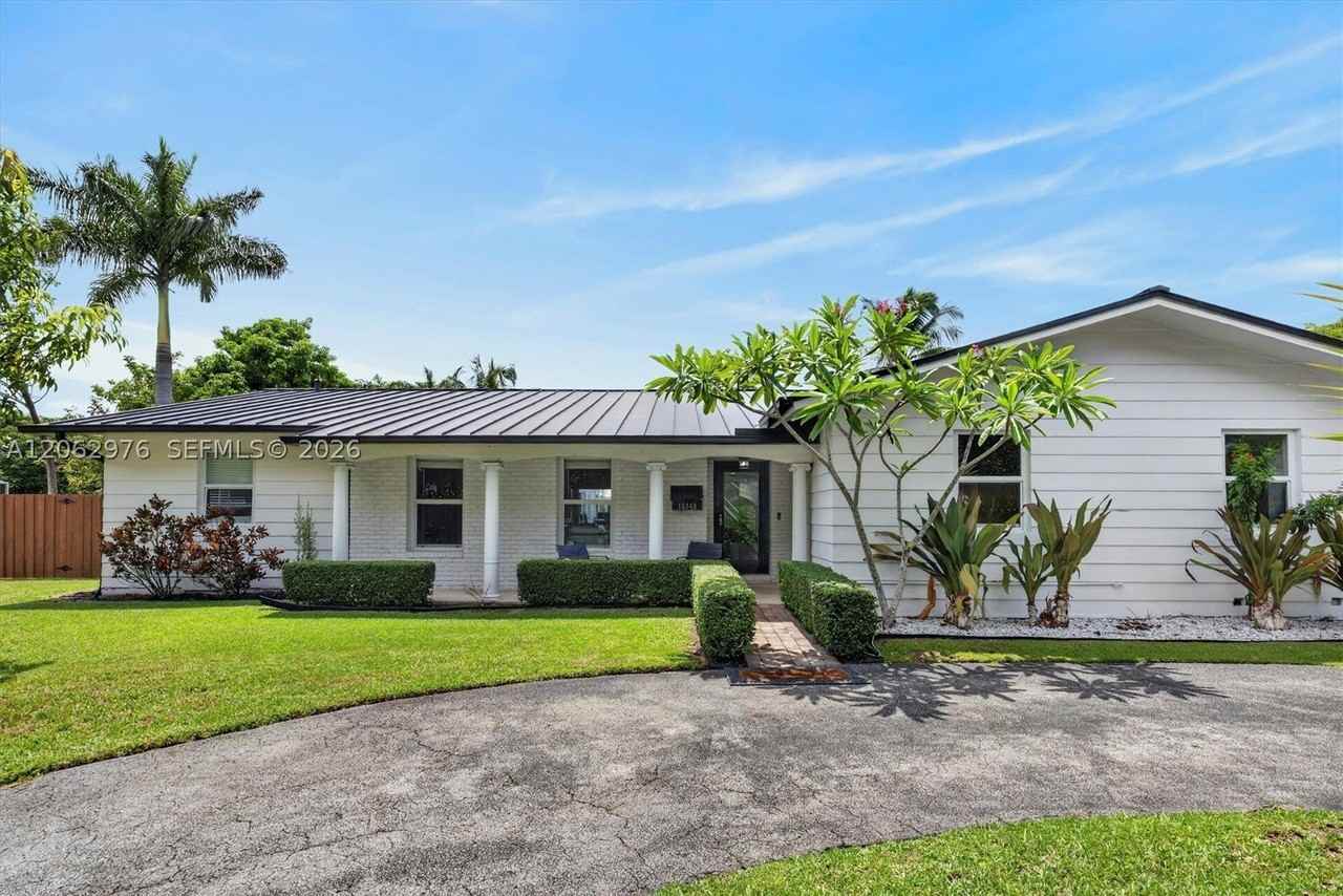 16840 Sw 87th Ave - Photo 3 of 50