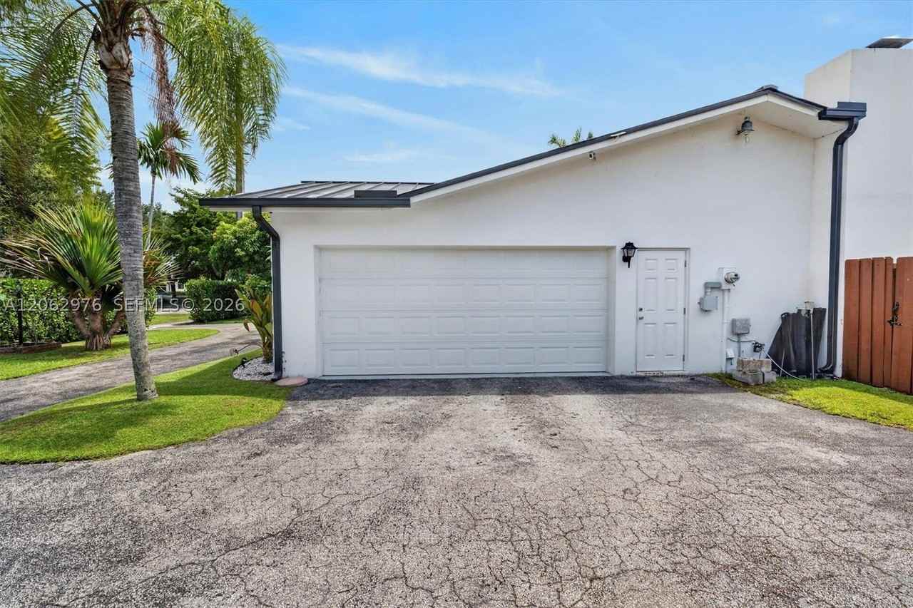 16840 Sw 87th Ave - Photo 6 of 50