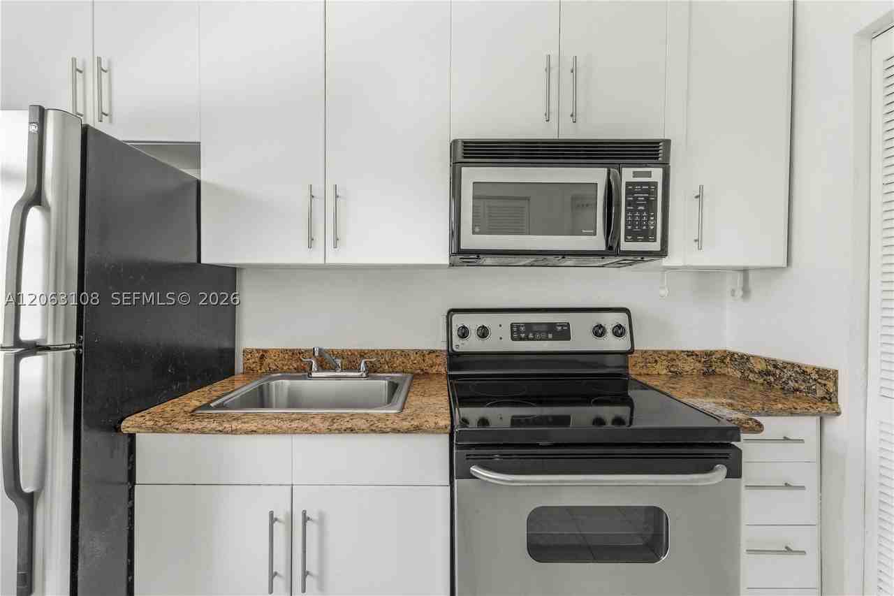 1241 14th St #9 - Photo 2 of 19
